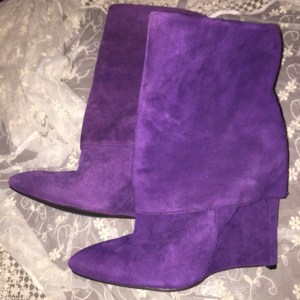 Suede wedge bootie